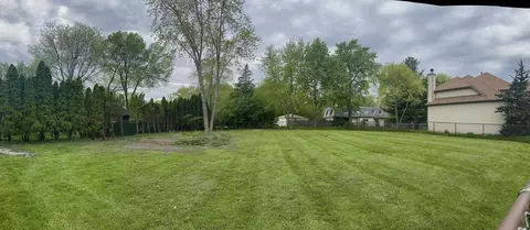 6522 Bentley Ave, Willowbrook, IL 60527 photo 2