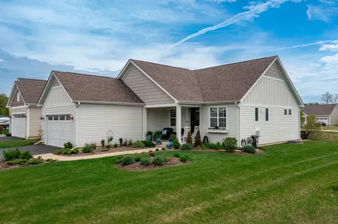 40487 N South Newport Dr, Antioch, IL 60002