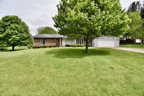 15057 Craig Rd, Bloomington, IL 61705
