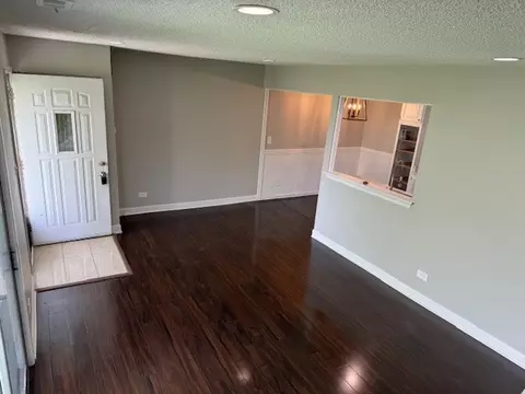 Living - 334 Donna Ct UNIT B, Bartlett, IL 60103 photo 1 of 2