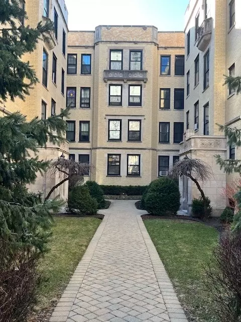 3604 N Pine Grove Ave #B1, Chicago, IL 60613