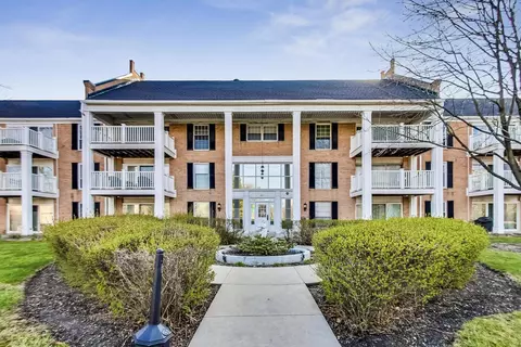 5601 Carriageway Dr #114B, Rolling Meadows, IL 60008