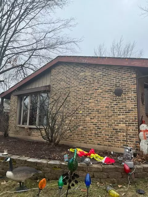 750 Bonniebrook Ave, Mundelein, IL 60060