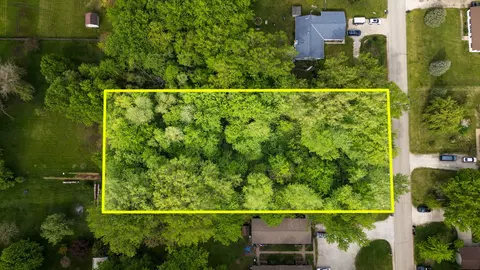 715 W Bergera Rd, Braidwood, IL 60408