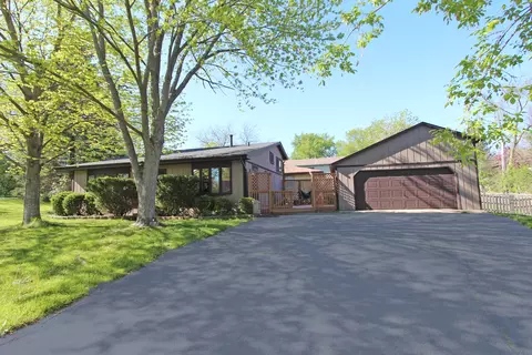 23509 N Valley Rd, Lake Zurich, IL 60047