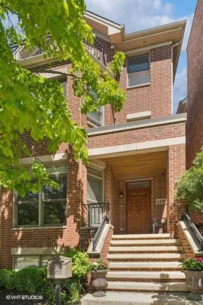 1230 W 34th St, Chicago, IL 60608