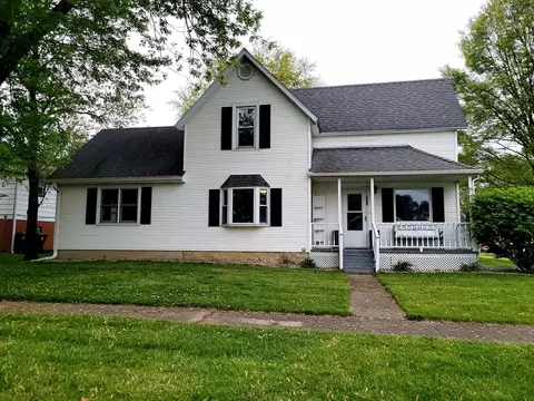 561 W Beaver St, Saint Anne, IL 60964