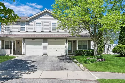 2703 Glenwood Ct, Naperville, IL 60564