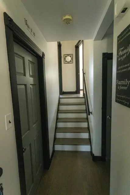 Entry Way - 8621 Lincoln Dr, Lyons, IL 60534 photo 2 of 2