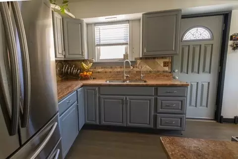 Kitchen - 8621 Lincoln Dr, Lyons, IL 60534 photo 2 of 2