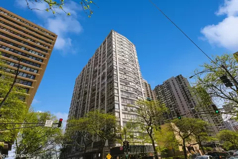 5757 N Sheridan Rd #7F, Chicago, IL 60660