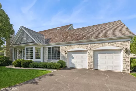 604 Wharton Dr, Lake Forest, IL 60045