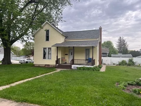 512 8th Ave W, Sterling, IL 61081
