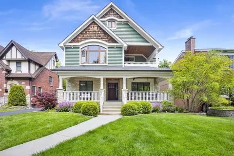 176 Lawton Rd, Riverside, IL 60546