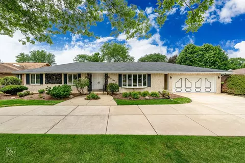 256 Cardinal Dr, Bloomingdale, IL 60108