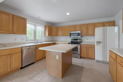 17717 Springbrook Cir, Union, IL 60180 photo 6