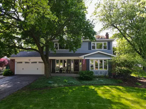 2501 Cherry Ln, Northbrook, IL 60062