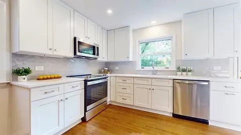 2501 Cherry Ln, Northbrook, IL 60062 photo 10