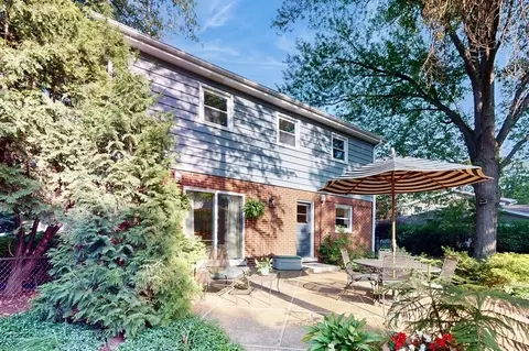 2501 Cherry Ln, Northbrook, IL 60062 photo 24