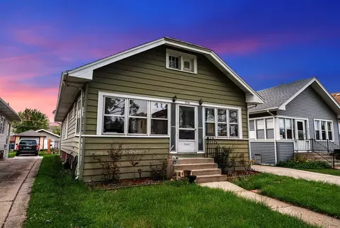 2246 Orchard St, Blue Island, IL 60406