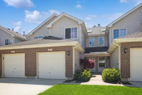 184 Sierra Pass Dr, Schaumburg, IL 60194