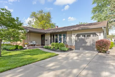 1079 Cedar Ln, Elk Grove Village, IL 60007