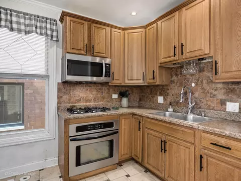 Kitchen - 2532 W Thomas St, Chicago, IL 60622 photo 1 of 3