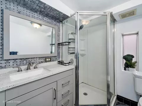 Bath - 2532 W Thomas St, Chicago, IL 60622 photo 2 of 3