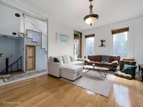 Living - 2532 W Thomas St, Chicago, IL 60622 photo 2 of 5