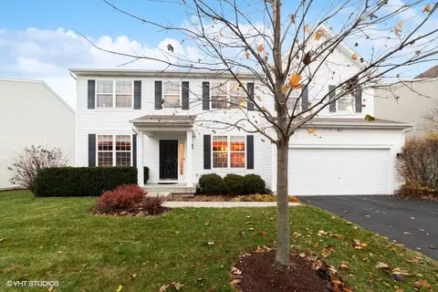61 Brentwood Dr, Gilberts, IL 60136