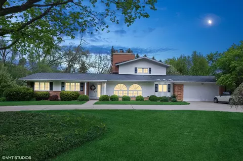 424 Otis Rd, Barrington, IL 60010