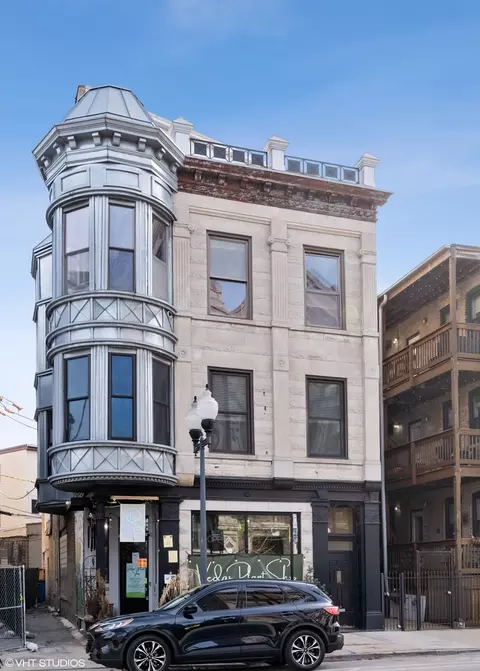 3907 N Damen Ave #2, Chicago, IL 60618