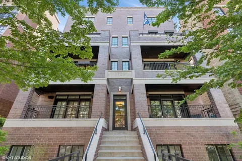 3729 N Wilton Ave #2N, Chicago, IL 60613