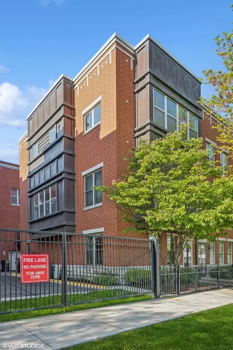 343 E 25th St, Chicago, IL 60616