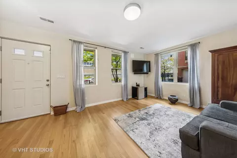 343 E 25th St, Chicago, IL 60616 photo 4