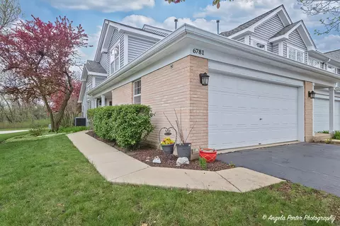 6781 E Monticello Ct, Gurnee, IL 60031