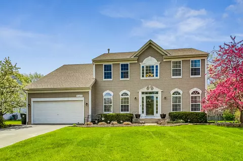 540 Sandpiper Dr, Lindenhurst, IL 60046