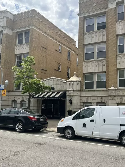 4240 N Clarendon Ave #411S, Chicago, IL 60613