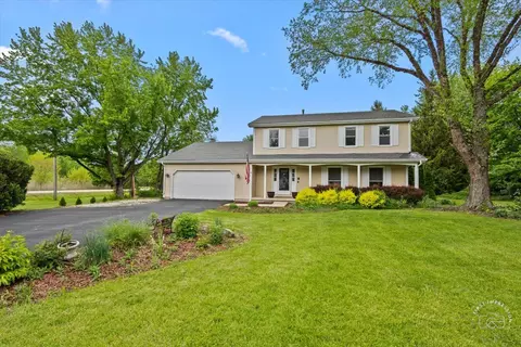 40 W784 White Fence Way, Saint Charles, IL 60175