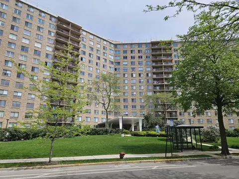 6833 N Kedzie Ave #1410, Chicago, IL 60645