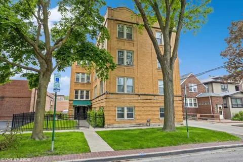 511 N Humphrey Ave #3W, Oak Park, IL 60302