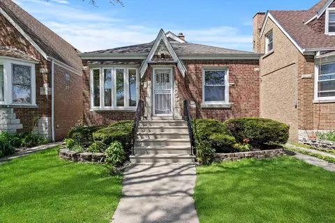 4922 N Austin Ave, Chicago, IL 60630
