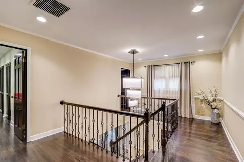 Entry Way - 148 Chestnut Ln, Wheeling, IL 60090 photo 3 of 3