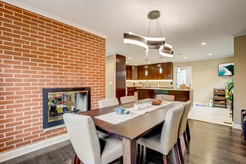 Dining - 148 Chestnut Ln, Wheeling, IL 60090 photo 2 of 2