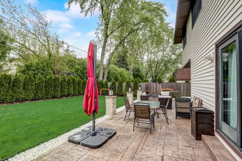 Exterior - 148 Chestnut Ln, Wheeling, IL 60090 photo 5 of 9