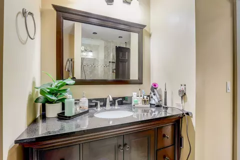 Bath - 148 Chestnut Ln, Wheeling, IL 60090 photo 6 of 7
