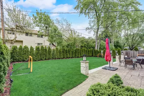 Exterior - 148 Chestnut Ln, Wheeling, IL 60090 photo 6 of 9