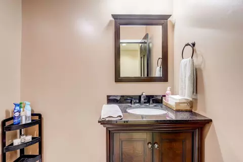 Bath - 148 Chestnut Ln, Wheeling, IL 60090 photo 1 of 7