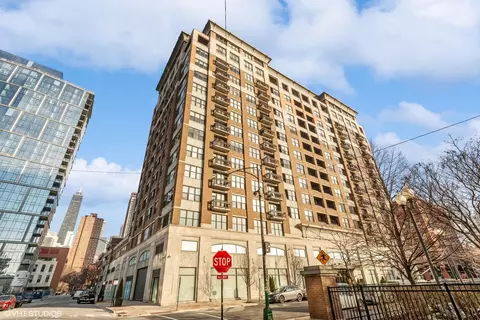 849 N Franklin St #704, Chicago, IL 60610