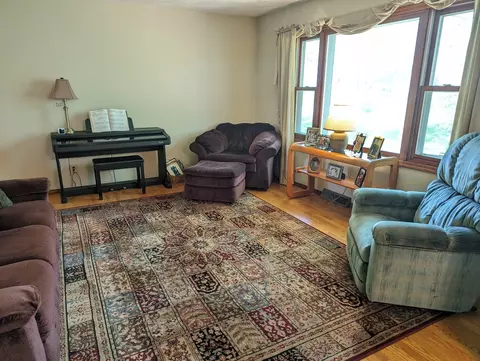 667 Sioux Dr, Freeport, IL 61032 photo 3